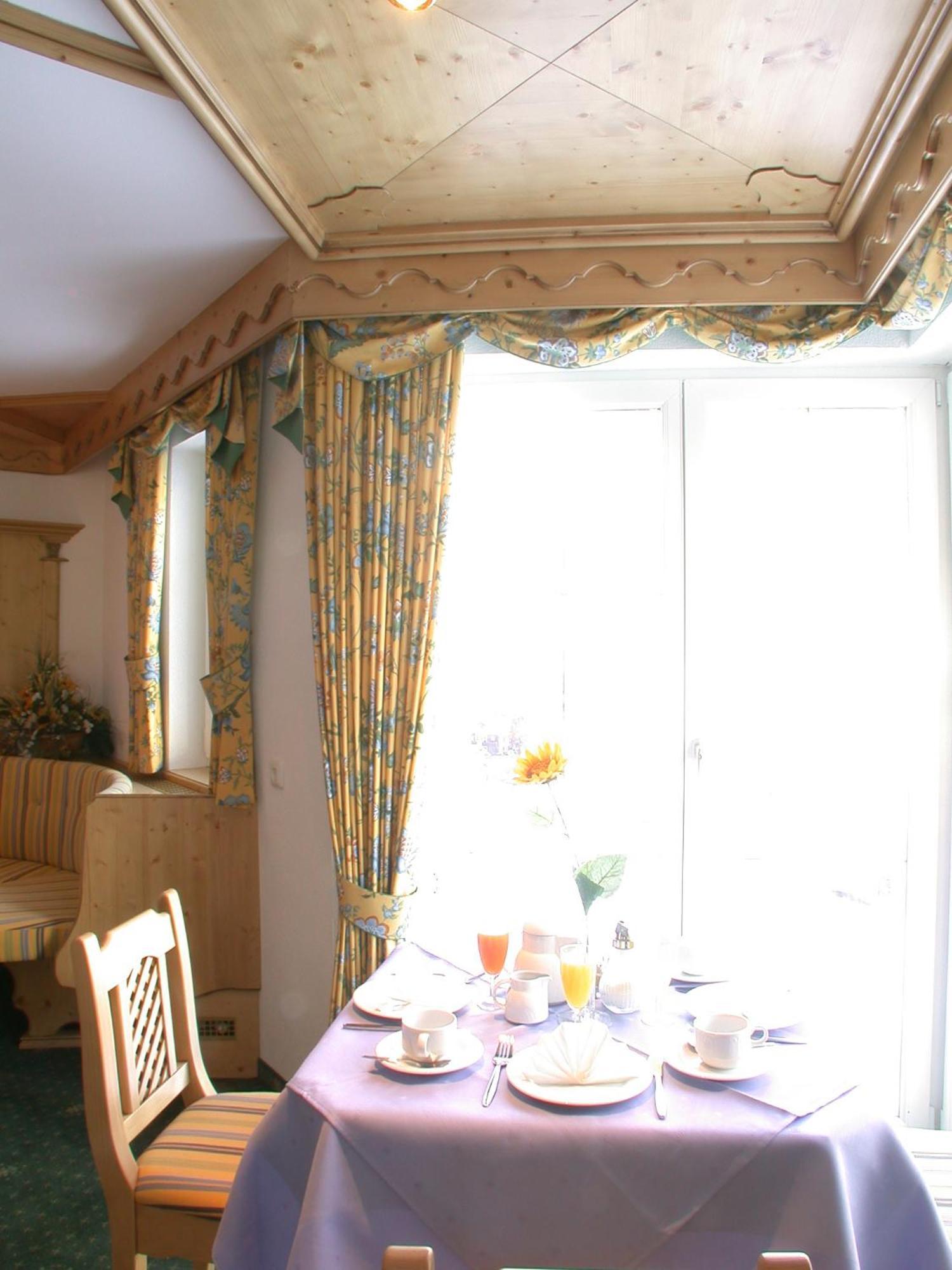 אישגל Hotel Garni Pradella מראה חיצוני תמונה